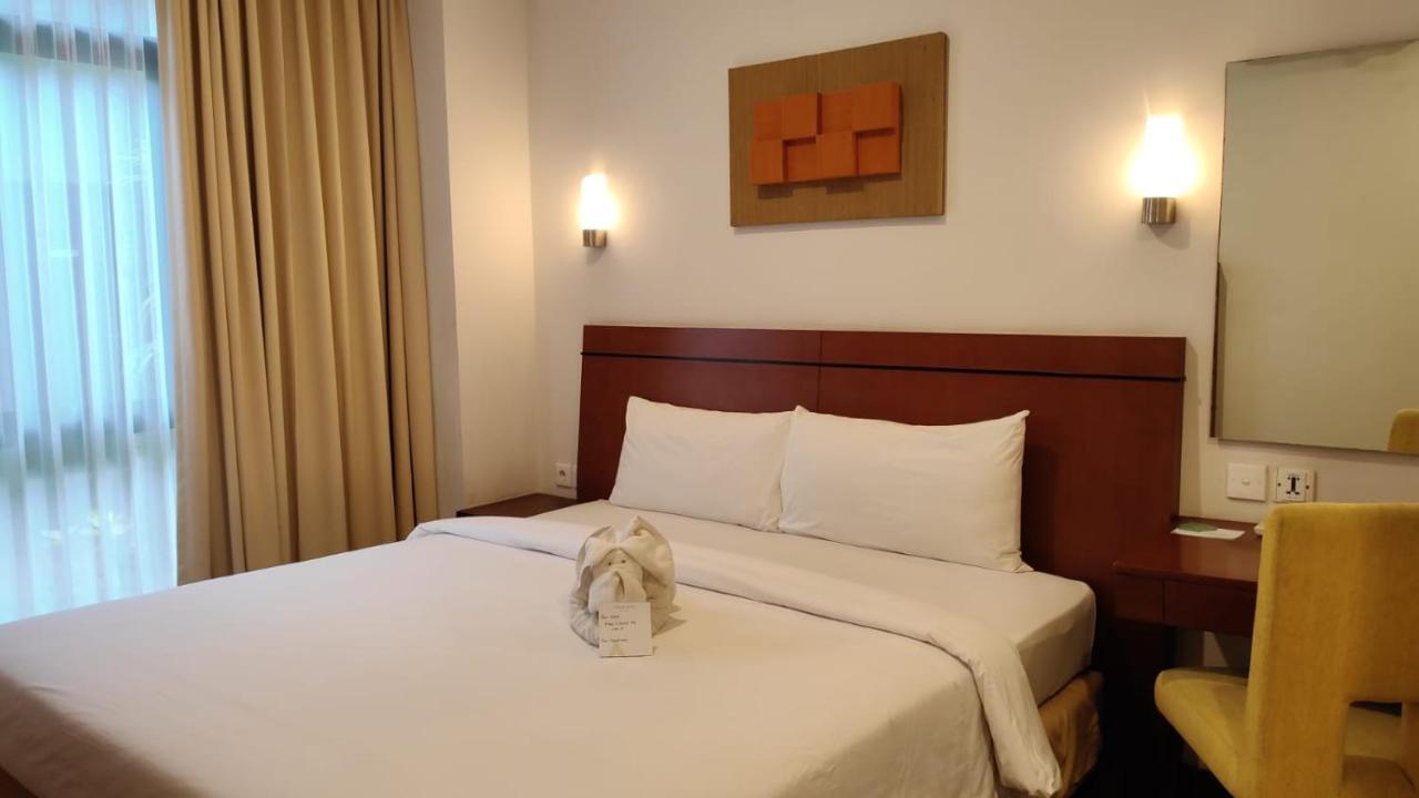 Grand Kuta Hotel and Residence Legian  Bagian luar foto